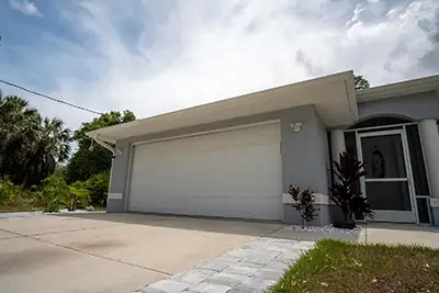 Innovative Garage Door Designs: Style Meets Functionality for Jacksonville Homes