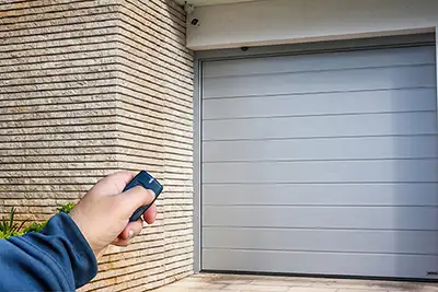How Smart Garage Door Technology Can Simplify Your Busy Lifestyle